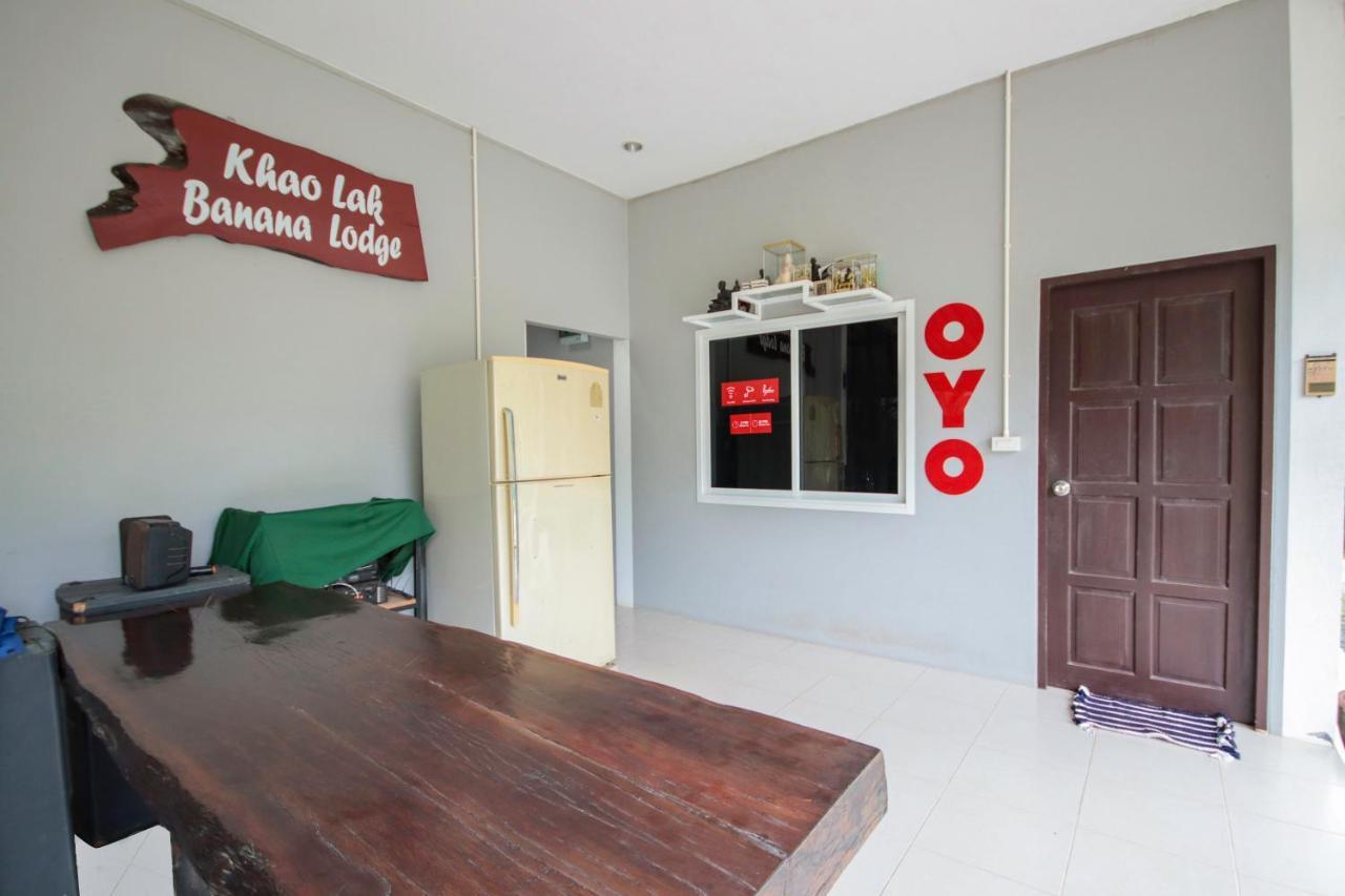 Oyo 75312 Banana Lodge Khao Lak Buitenkant foto