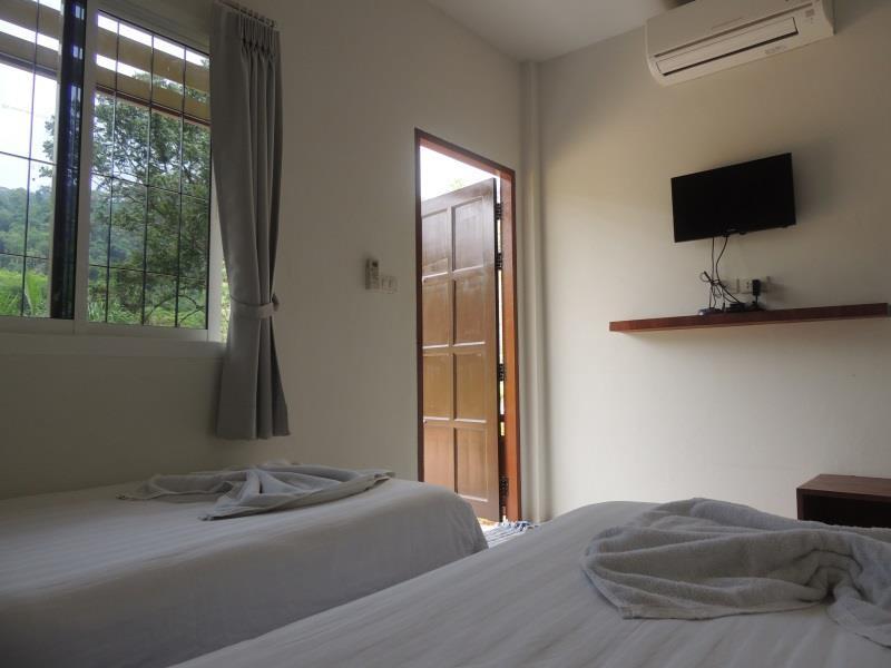 Oyo 75312 Banana Lodge Khao Lak Buitenkant foto