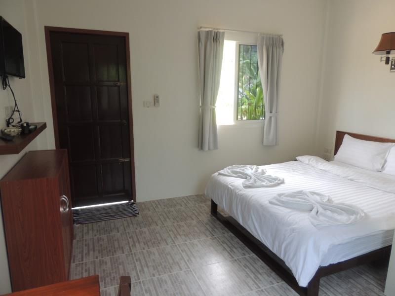 Oyo 75312 Banana Lodge Khao Lak Buitenkant foto
